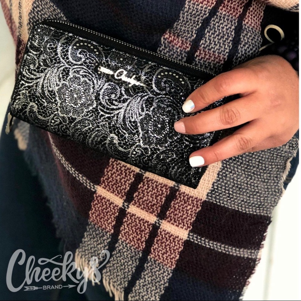 Glitz and Shimmer Wallet in Black